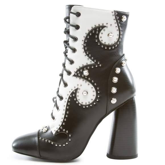 Azalea Wang Division Black White Lace Up Pearl Gem Heeled Square Toe Booties 11 - Picture 1 of 6